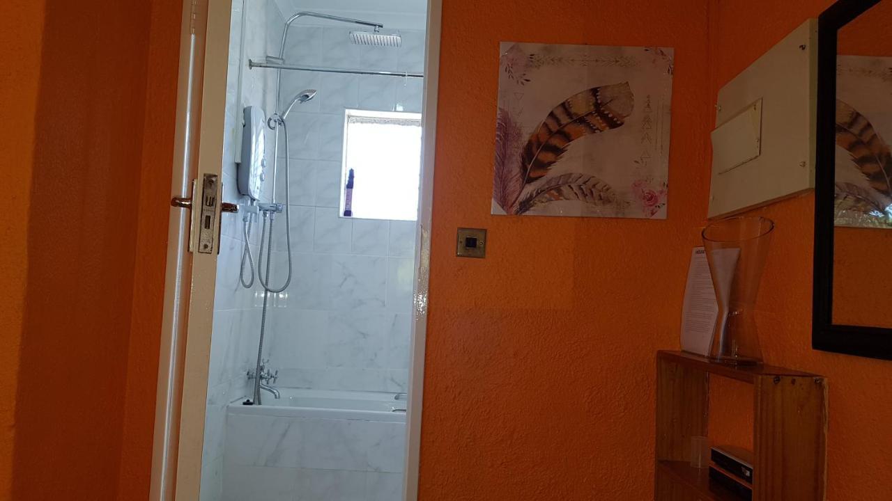 Lolo'S 1Bed Apt-Best Location-2Balconies Harare Exteriör bild