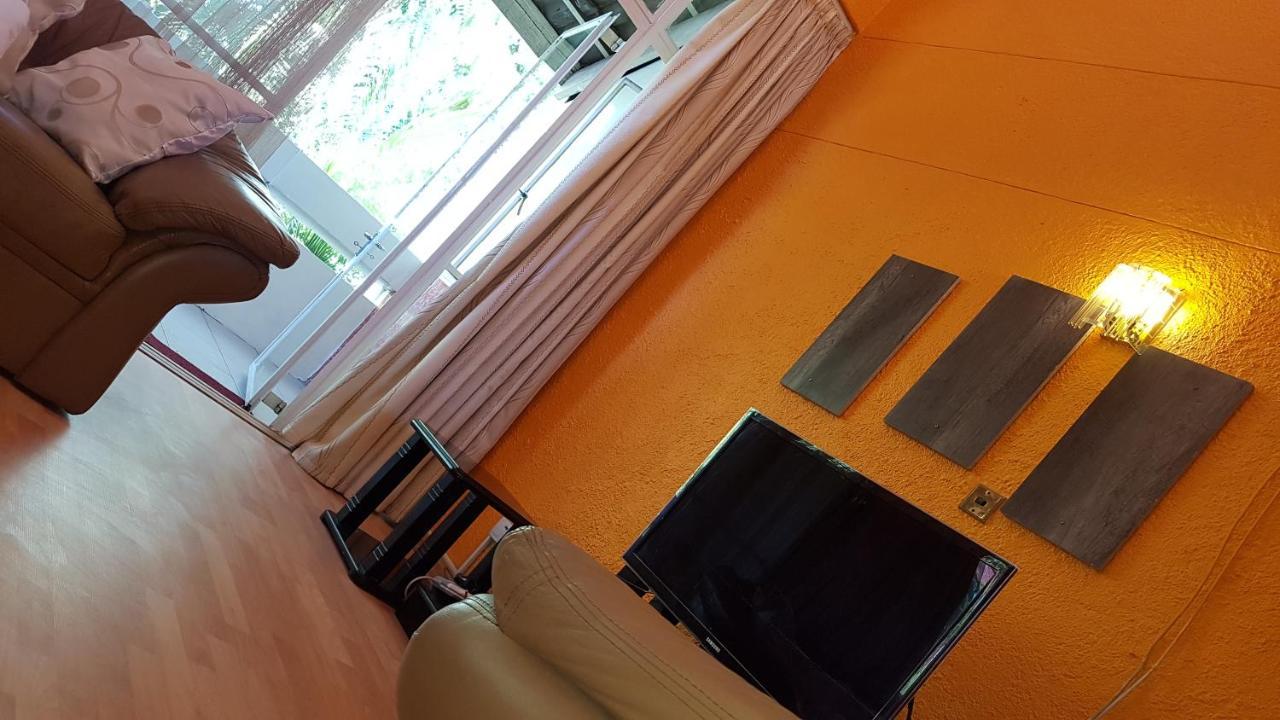 Lolo'S 1Bed Apt-Best Location-2Balconies Harare Exteriör bild